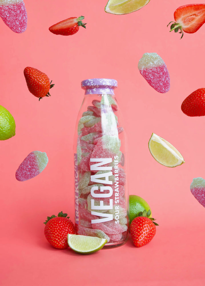 
                
                    Load image into Gallery viewer, Vegan Sour Giant Strawberries Sweet Bottle 350g
                
            